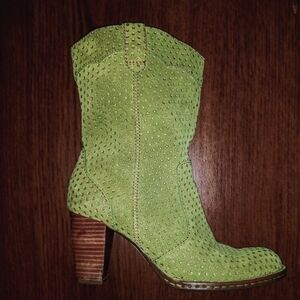 EUC Born 'Genevieve' Boots